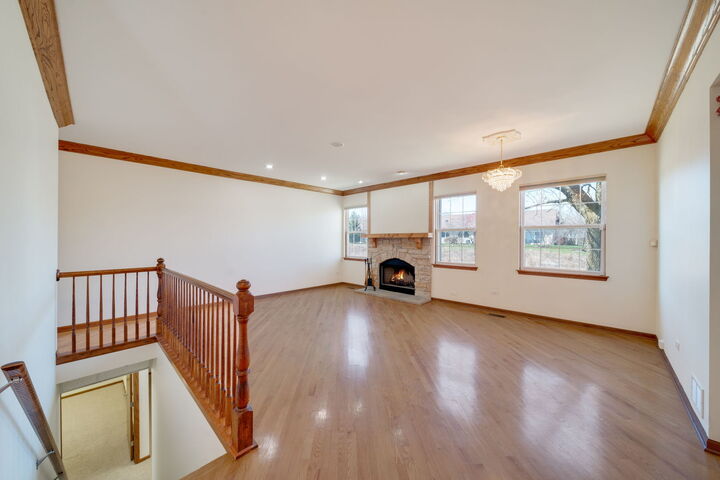 Property Photo: 2370 Carillon Drive IL 60030