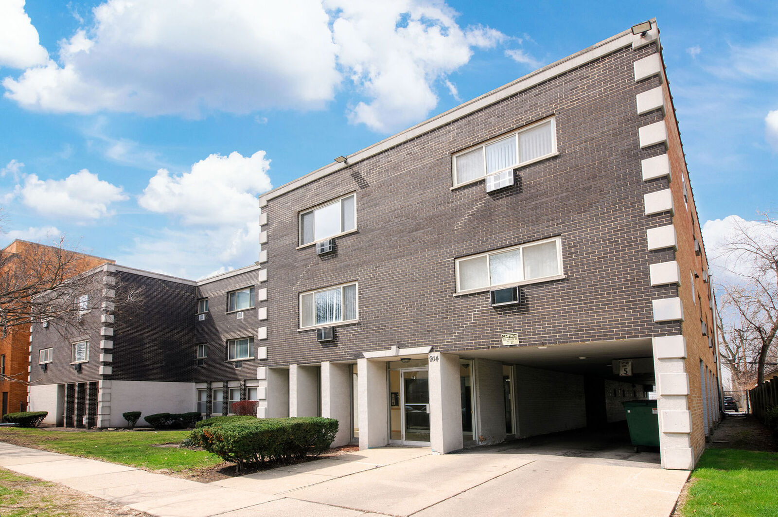 Property Photo:  914 N Austin Boulevard C-9  IL 60302 