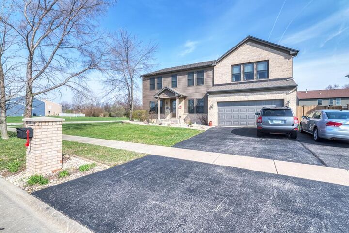 Property Photo:  