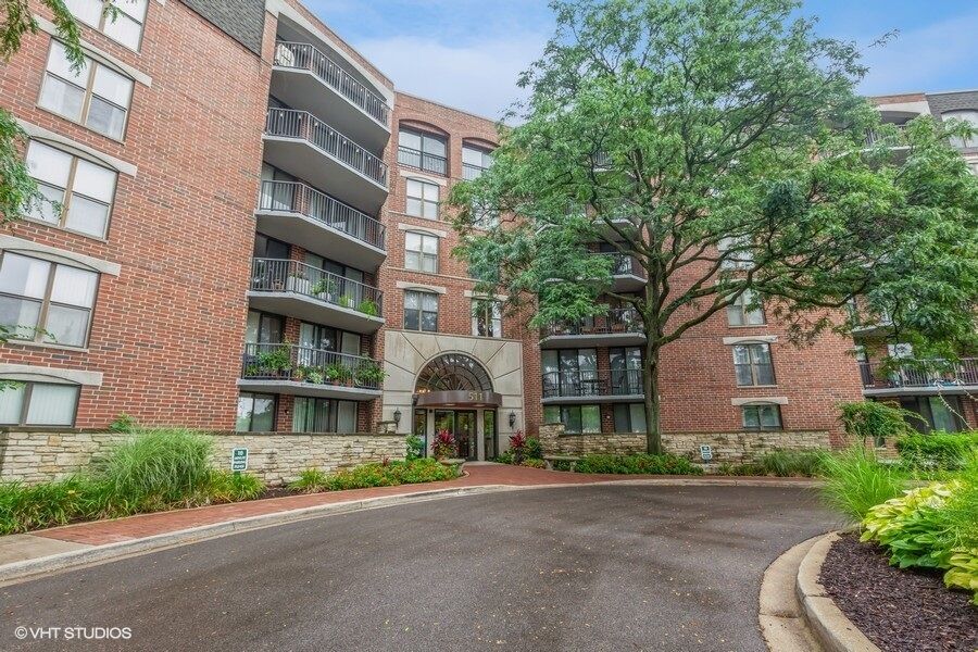 Property Photo: 511 Aurora Avenue 507 IL 60540