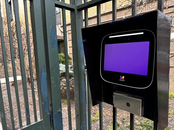 Property Photo:  7031 N Sheridan Road 2E  IL 60626 