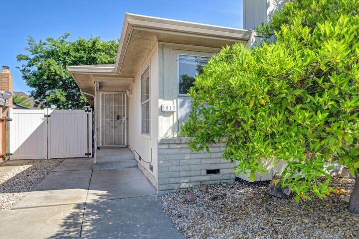 Property Photo:  1402 Keagle Way  CA 95242 