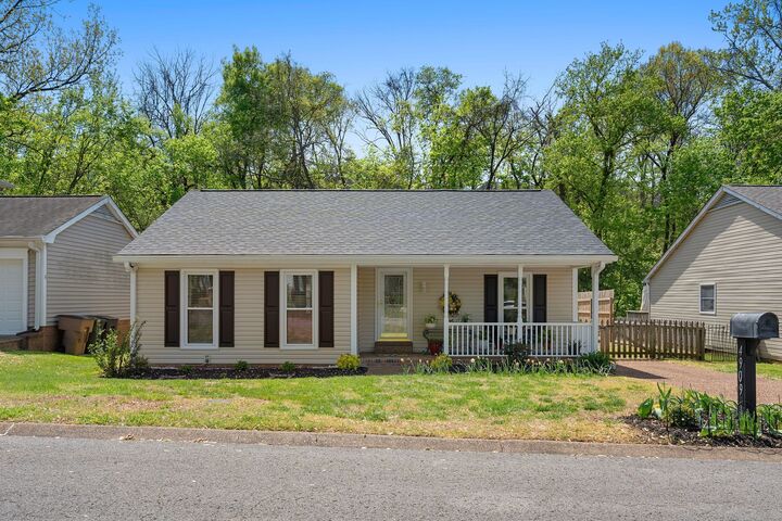 Property Photo:  4909 Yorkshire Rd  TN 37211 