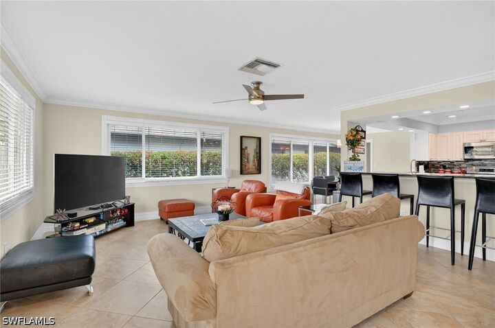 Property Photo:  533 98th Avenue N  FL 34108 