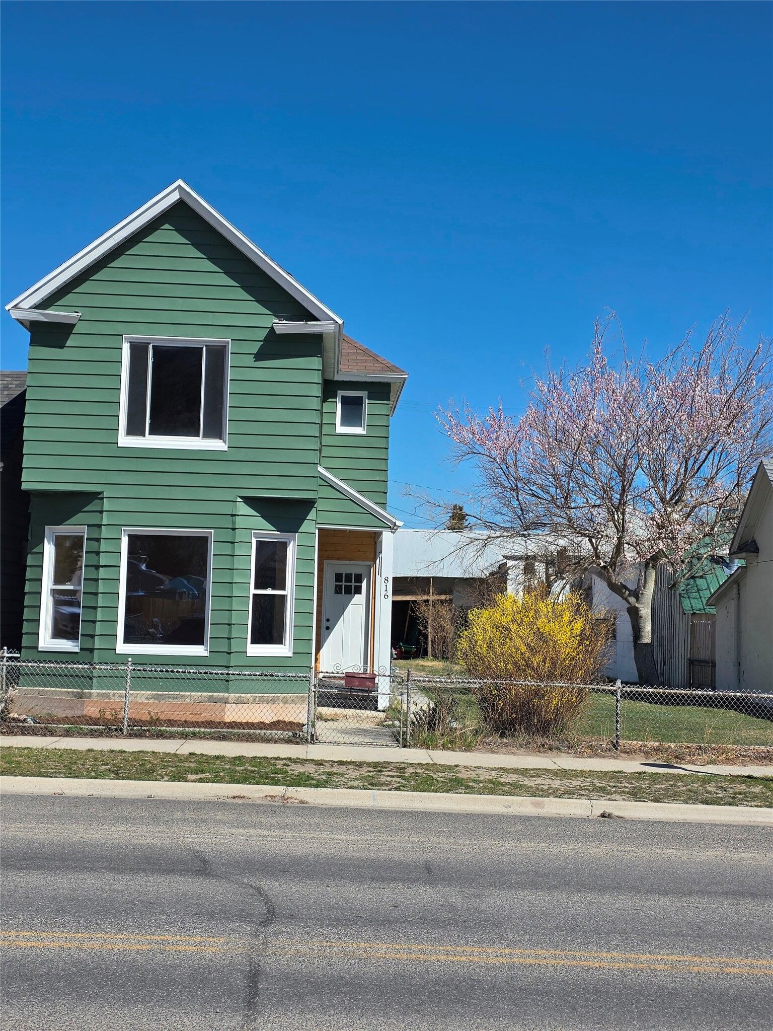 Property Photo:  816 E 4th Street  MT 59711 