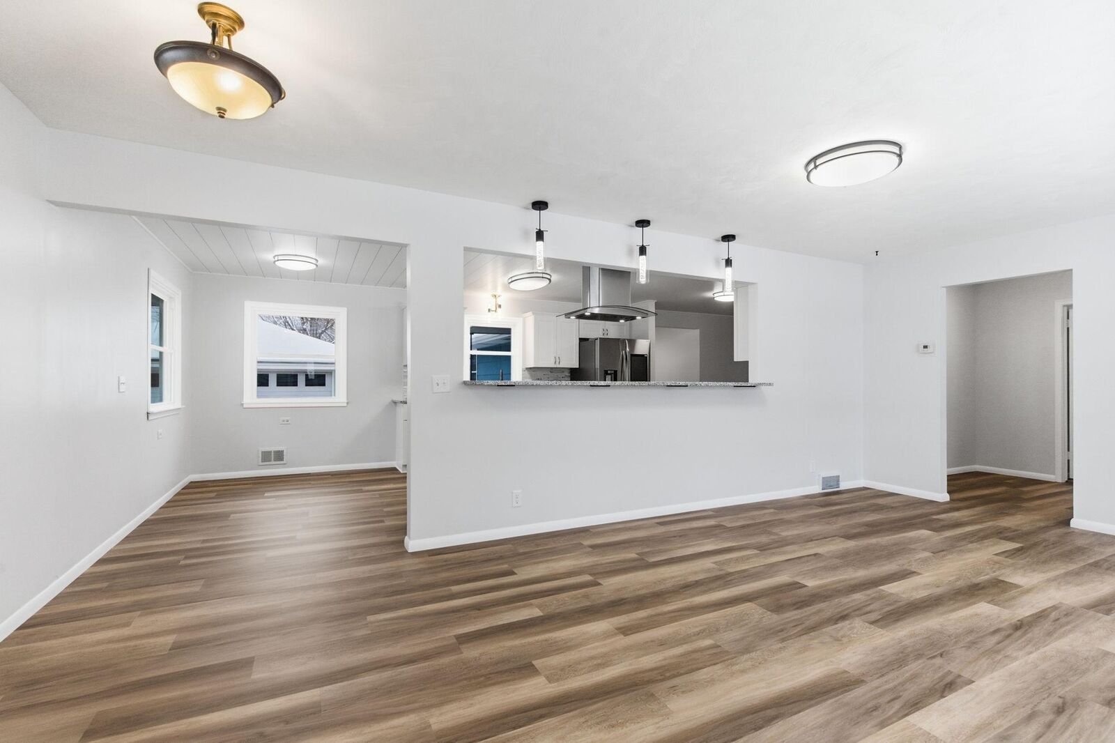 Property Photo:  3418 Xenia Avenue N  MN 55422 