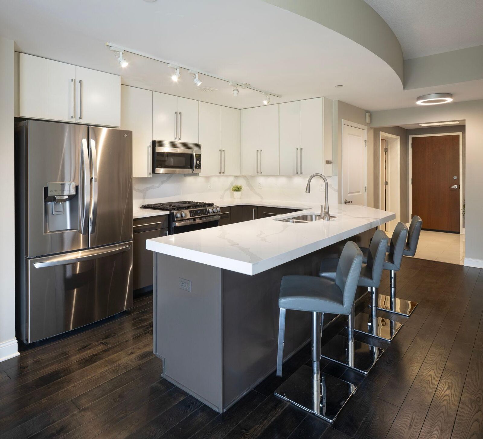 Property Photo: 100 3rd Avenue S 607 MN 55401