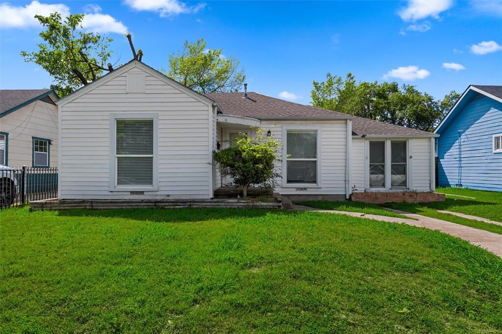 Property Photo:  317 12th Street  TX 75051 