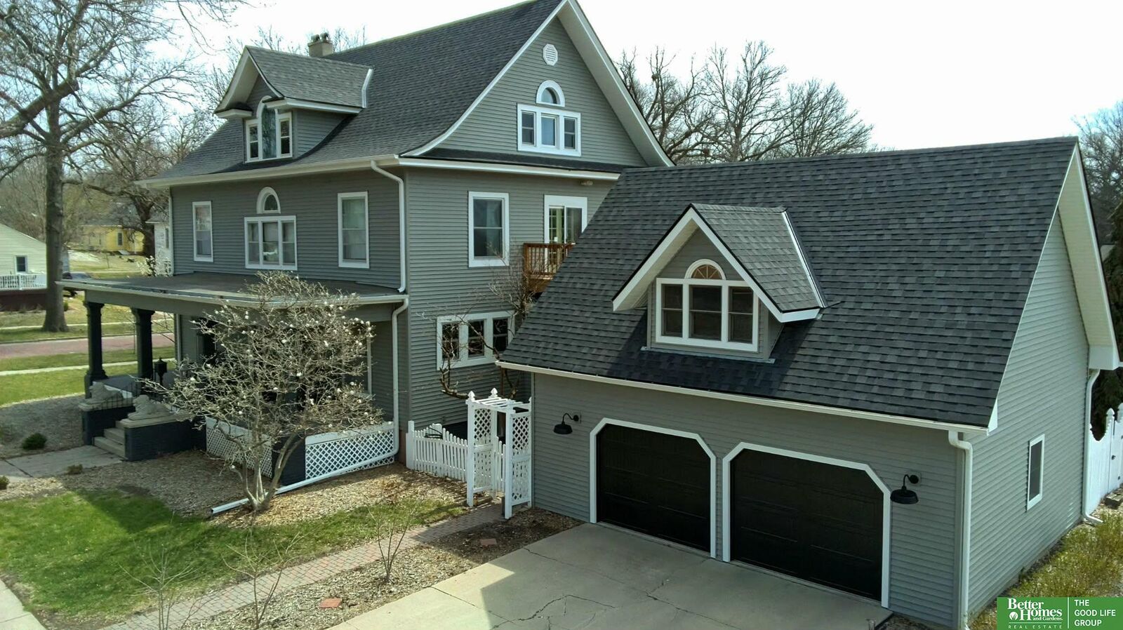Property Photo: 420 E 7th Street NE 68467