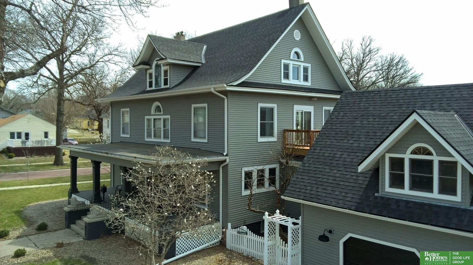 Property Photo: 420 E 7th Street NE 68467