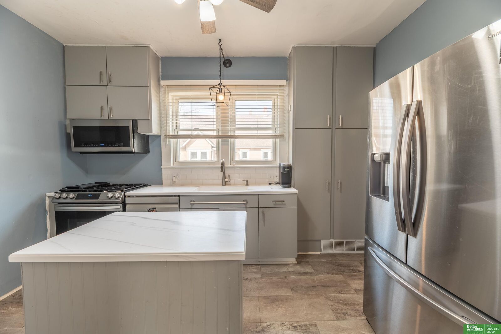 Property Photo:  940 E 6 Street  NE 68025 