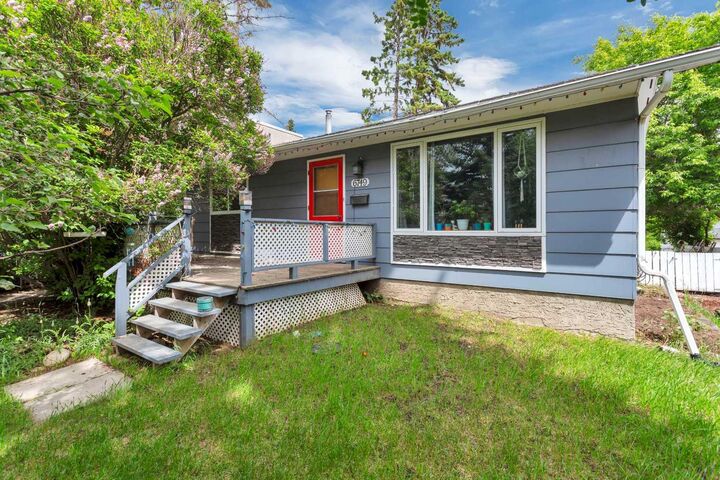 Property Photo: 6749 59 Avenue AB T4P 1B1