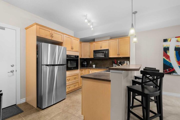 Property Photo:  60 Royal Oak Plaza NW 117  AB T3G 0A7 