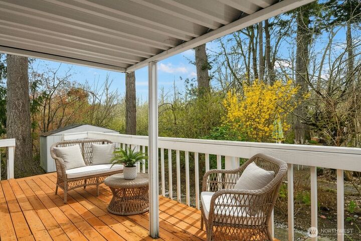 Property Photo:  18425 NE 95th St 113  WA 98052 