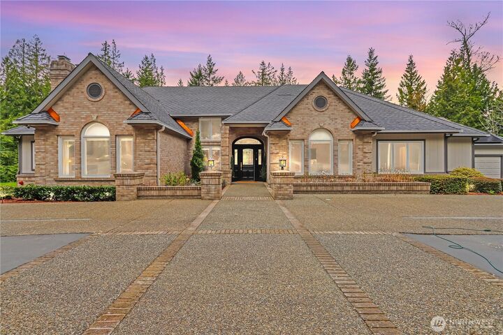 Property Photo:  28726 SE 43rd Place  WA 98024 