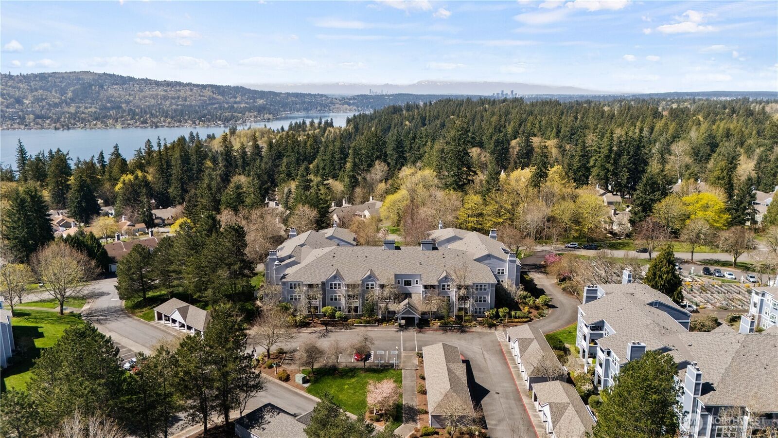 Property Photo:  3941  226th Place SE 209  WA 98029 