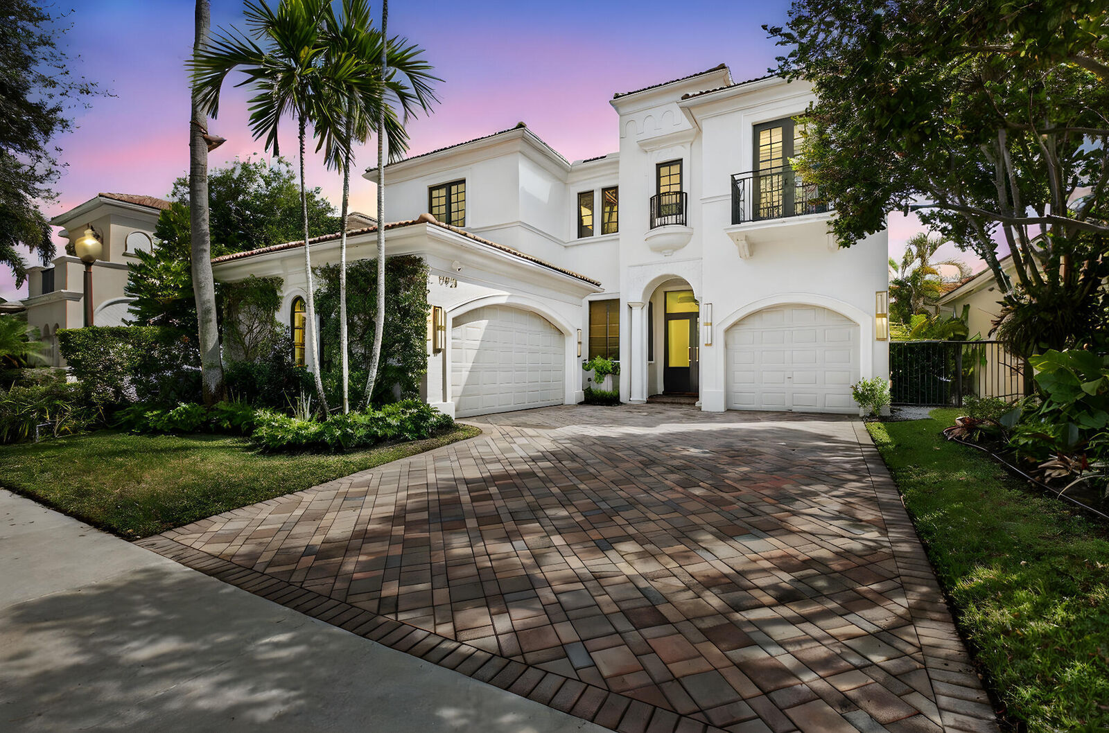 Property Photo:  17921 Villa Club Way  FL 33496 