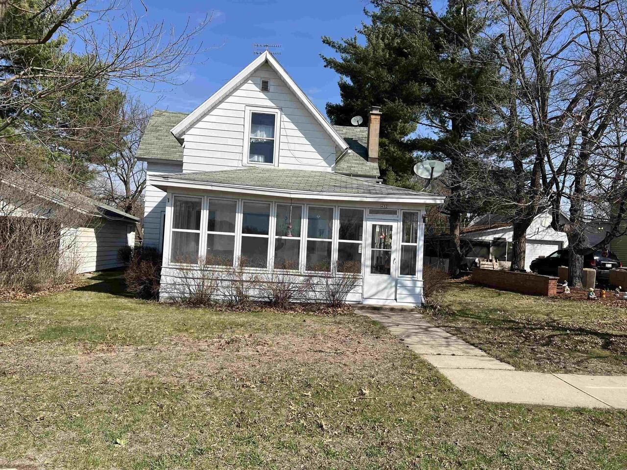 Property Photo:  432 W Front Street  WI 53573 