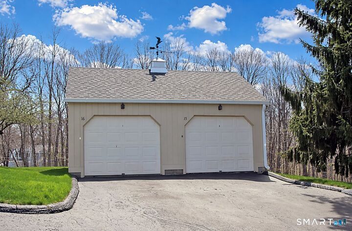 Property Photo:  15 Cambridge Drive 15  CT 06443 