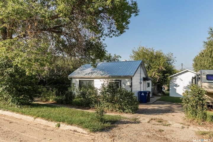 Property Photo:  626 Manitoba Avenue  SK S0L 1R0 
