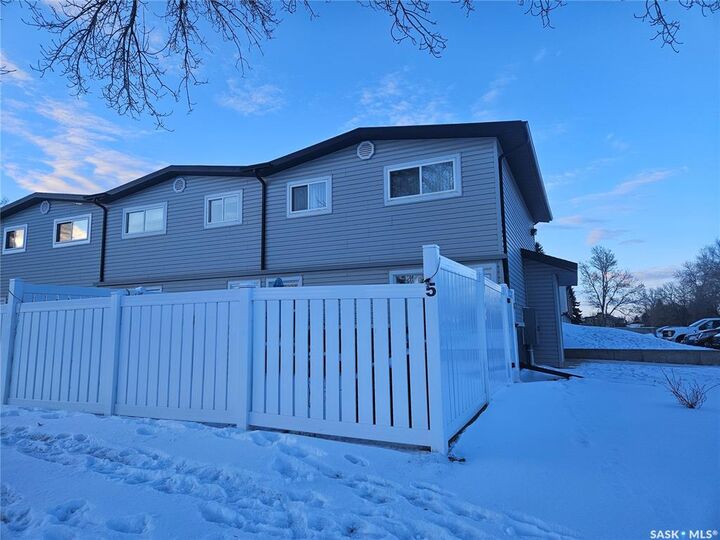 1292 Gordon Road 5 — photo 1