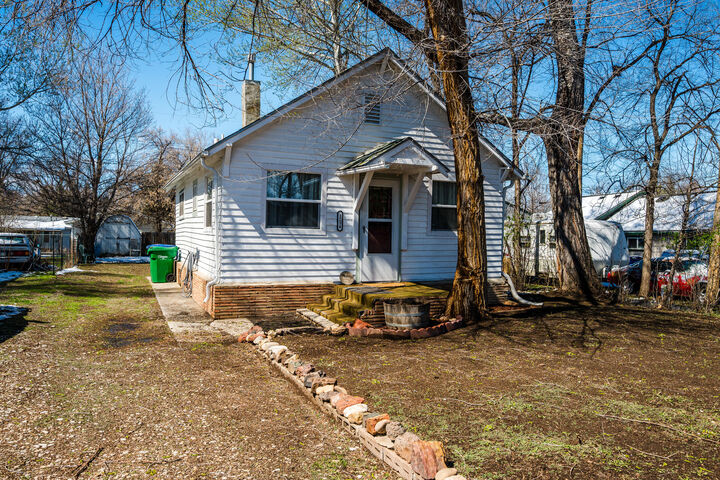 Property Photo:  1254 Illinois Street  WY 82801 