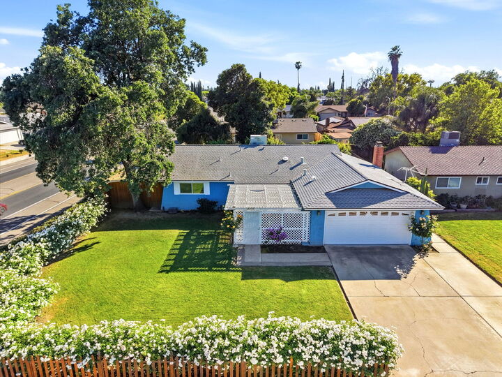 Property Photo:  3205 W Cypress Avenue  CA 93277 