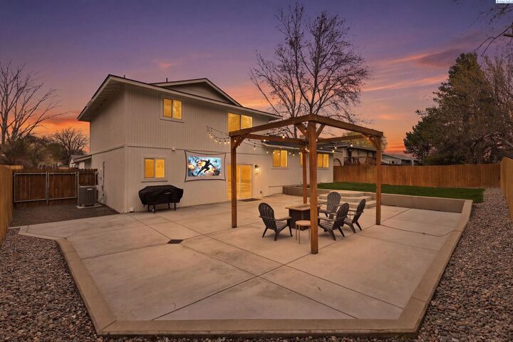 Property Photo:  408 N Georgia St.  WA 99336 