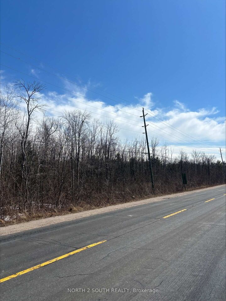 930 Honey Harbour Road — photo 1