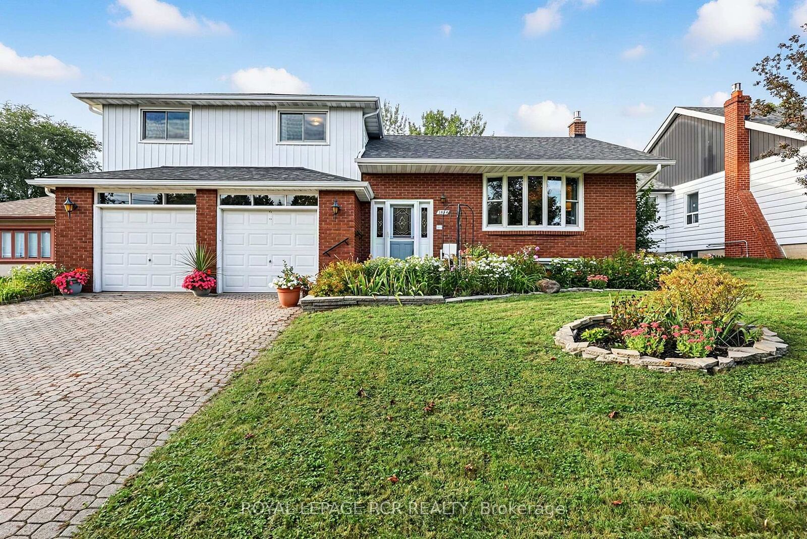 Property Photo:  1049 Elgin Street  ON L3Y 3C3 
