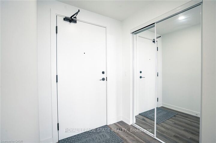 Property Photo:  600 North Service Road 418  ON L8E 0L2 