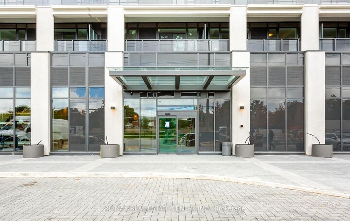 Property Photo:  202 Burnhamthorpe Road E 301  ON L5A 0B2 