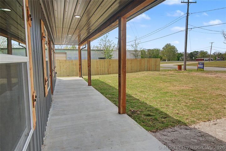Property Photo:  103 E Madden Avenue  OK 74423 
