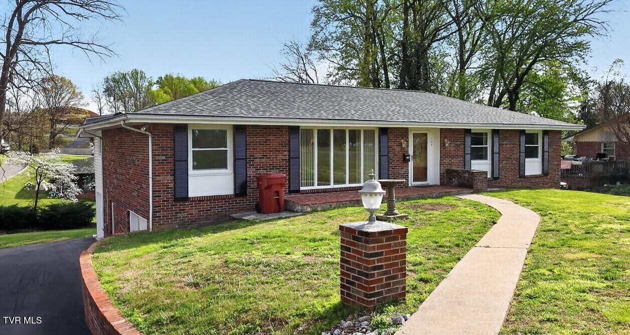 Property Photo: 107 Dogwood Lane TN 37604