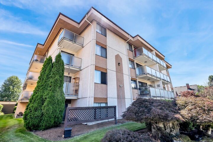 Property Photo: 435 Festubert St #404 BC V9L 3T3