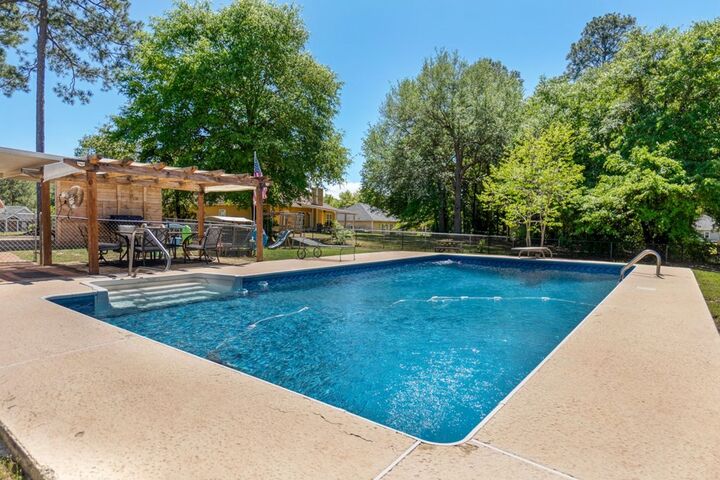 Property Photo:  128 Pine Lakes Drive  GA 31763 