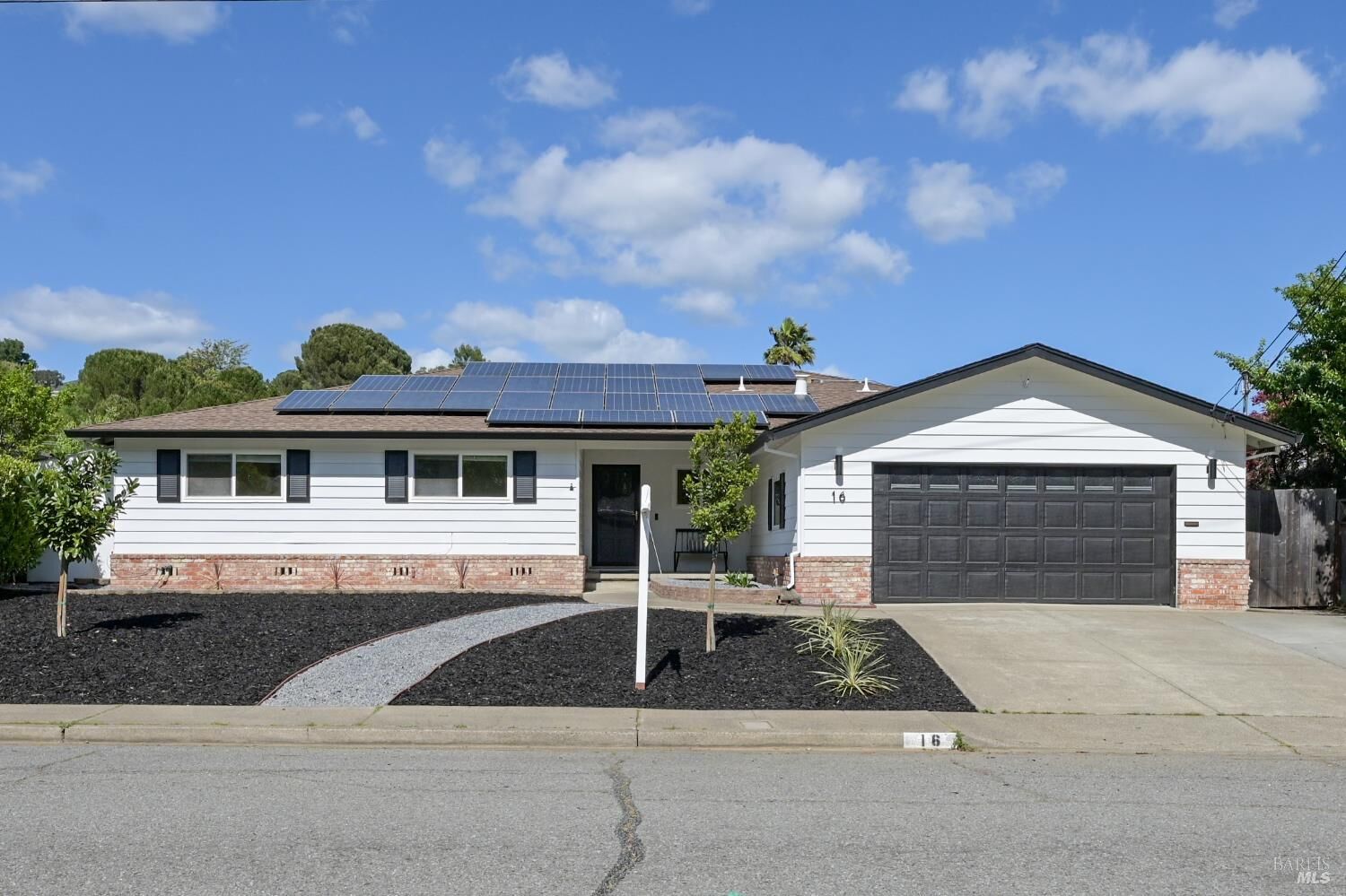 Property Photo:  16 Wallace Way  CA 94903 