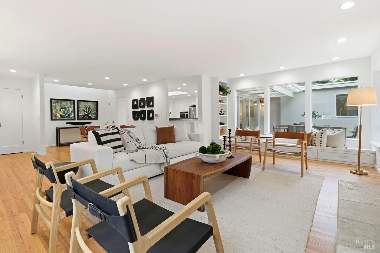 Property Photo:  40 Corte Cayuga  CA 94904 