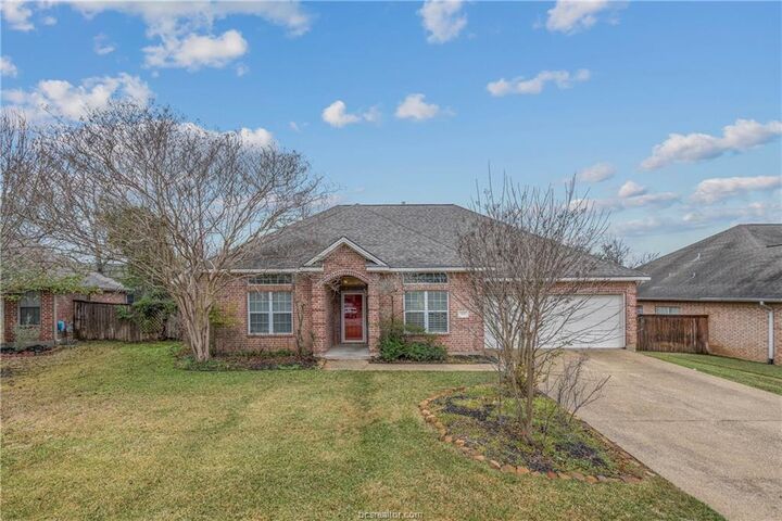 Property Photo: 305 Stone Chase Court TX 77845-1914