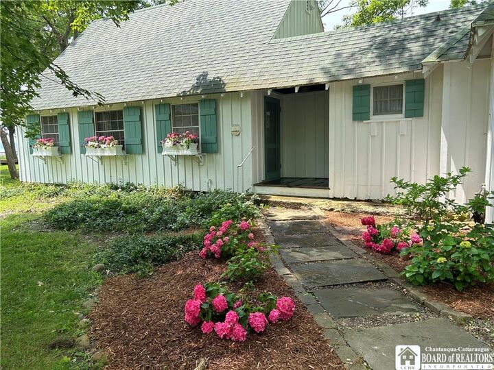 Property Photo: 10155 Patterson Lane NY 14063