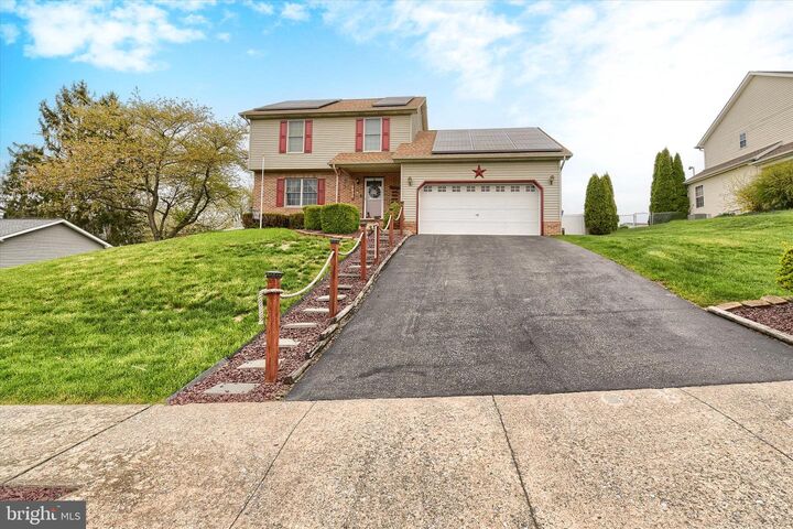 Property Photo:  5530 Fulcroft Avenue  PA 17111 