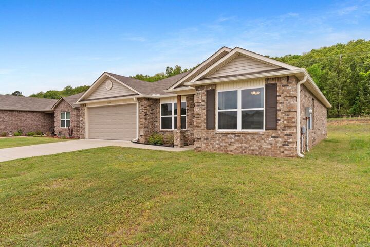 Property Photo: 1120 Gallery Drive AR 72032