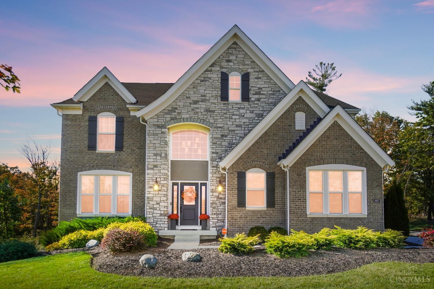 Property Photo:  9907 Kensington Lane  OH 45040 