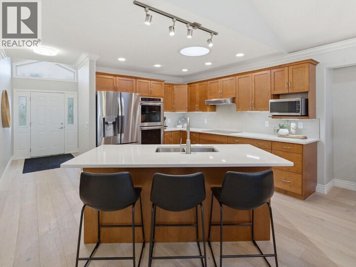 Property Photo: 2100 Boucherie Road 8 BC V4T 2X1