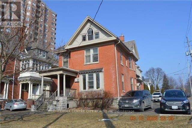 Property Photo: 334 Queens Avenue ON N6B 1X4