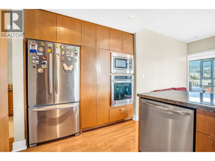 Photo de la propriété:  3008 Glen Drive 1003  BC V3B 0J5 