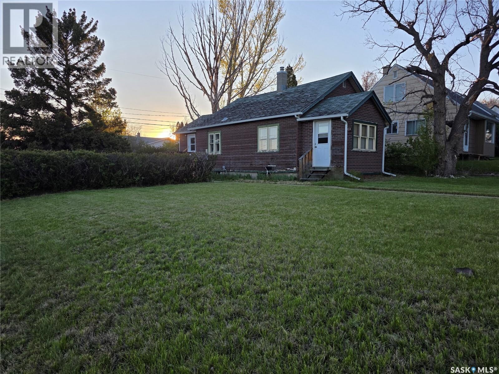 Property Photo: 604 3rd Avenue NW SK S9H 0S9