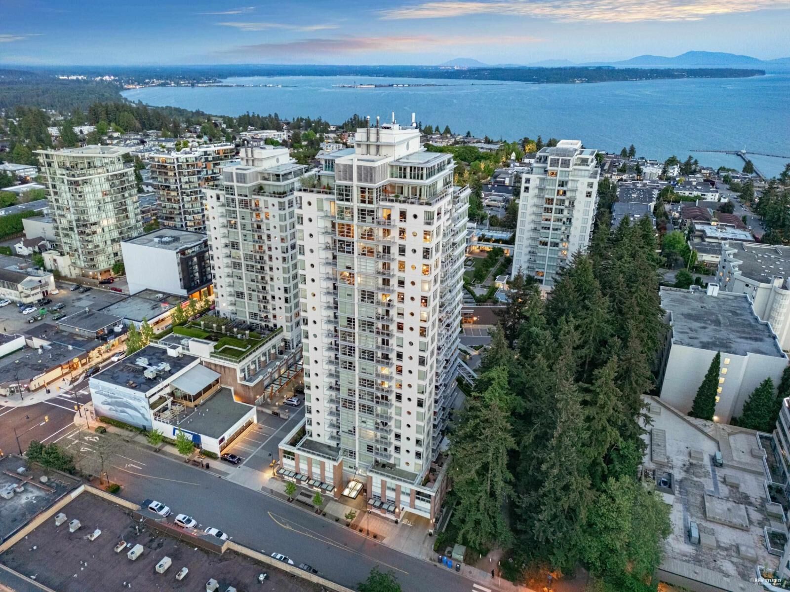 Property Photo:  15152 Russell Avenue 1904  BC V4B 0A3 