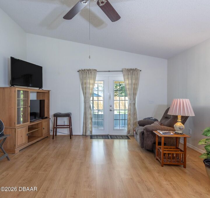Property Photo: 1688 Montgomery Avenue FL 32117