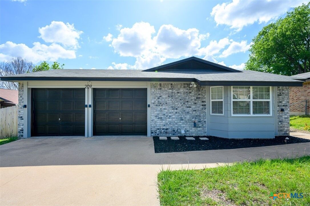 Property Photo:  209 W Hogan Drive  TX 76522 